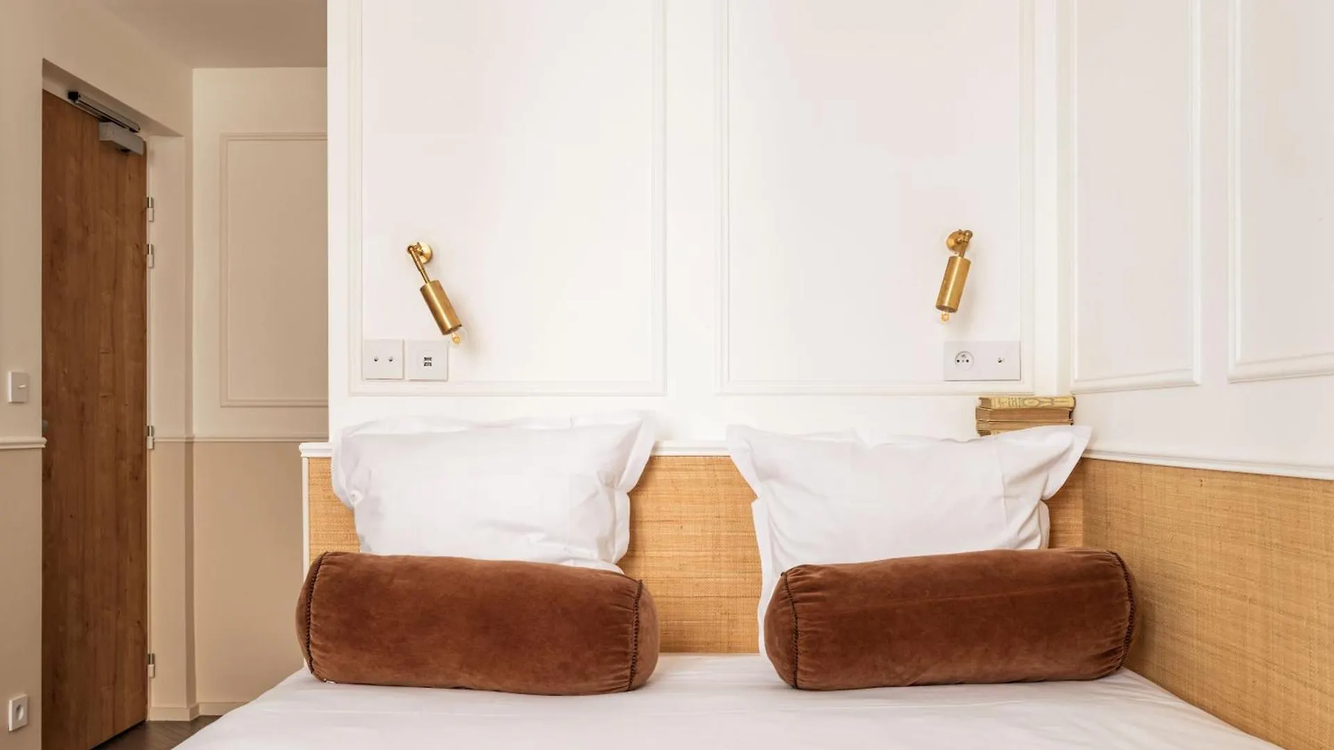 Hotel Maison Traversiere Paris 4*,