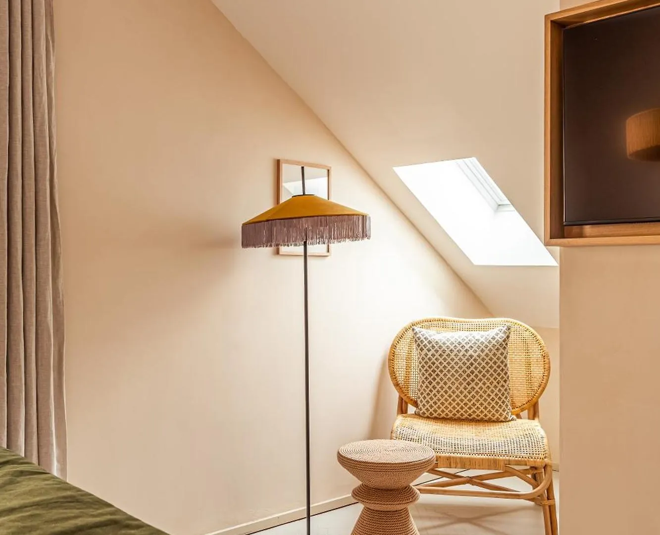 Hotel Maison Traversiere Paris