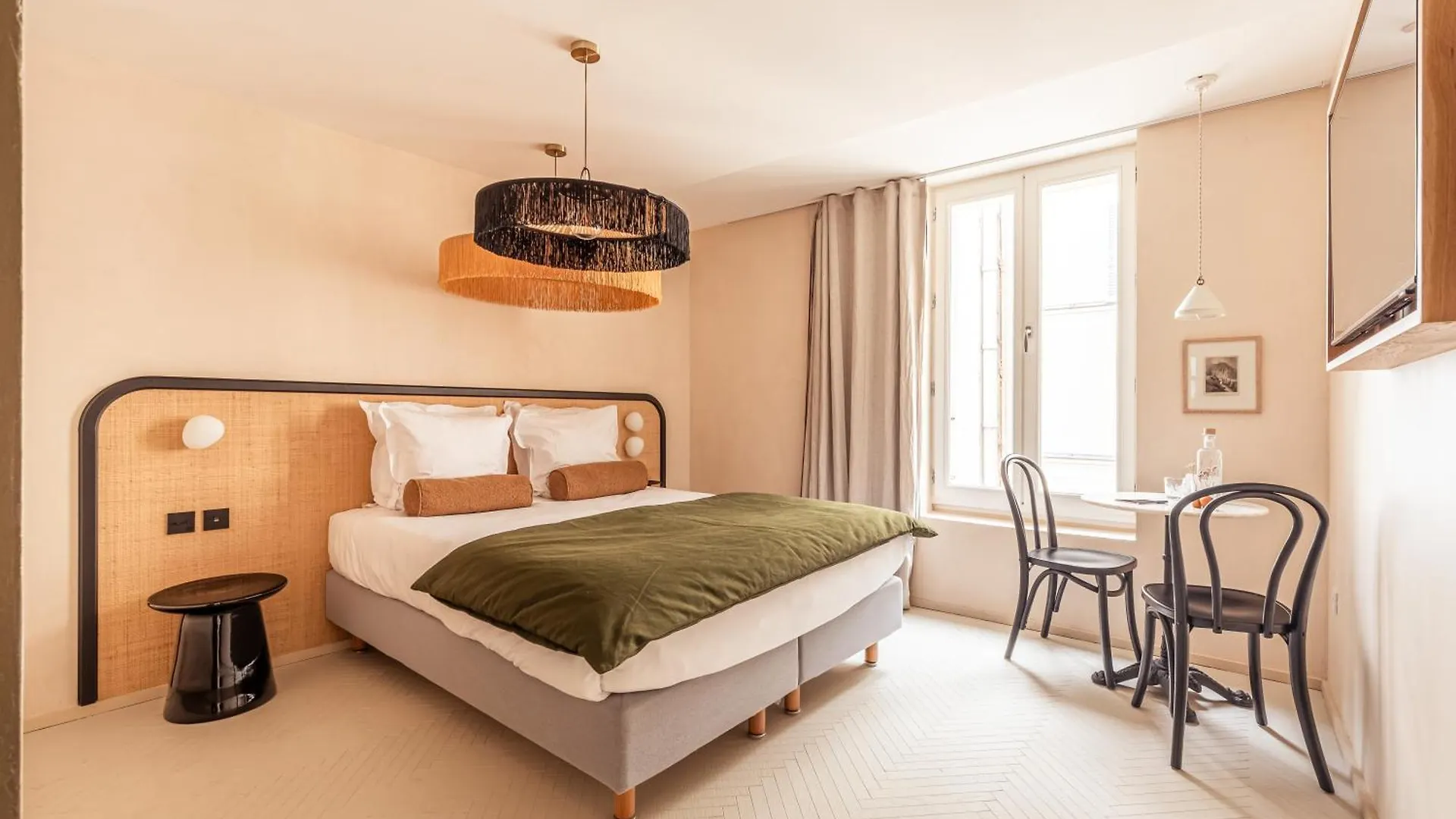 Hotel Maison Traversiere Paris France