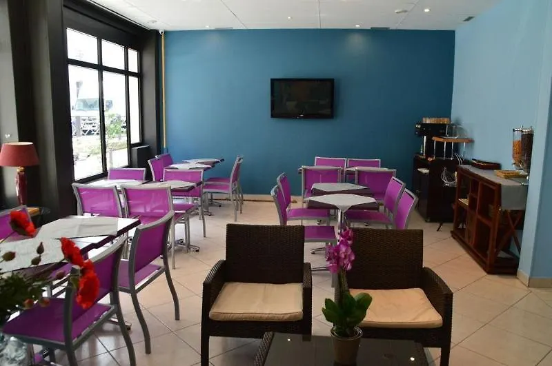 Hotel Maison Traversiere Paris France